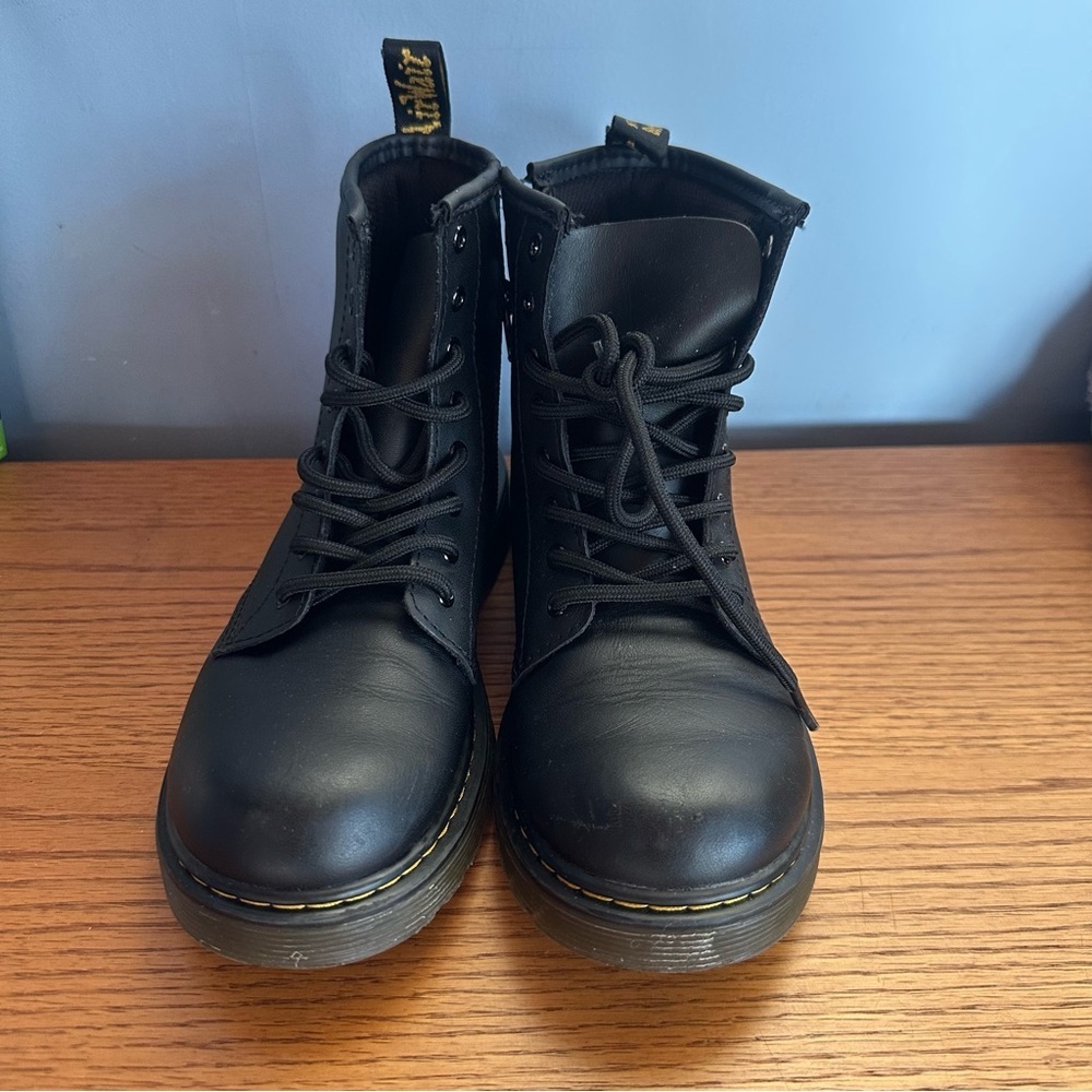 DR. MARTENS 1460 Boot - Kids SIZE 4 YOUTH - Picture 16 of 16
